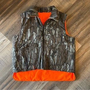 Mens Real tree reversible hunting vest. Size large